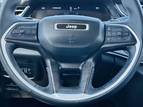 Used 2023 Jeep Grand Cherokee L Limited w/ Black Appearance Package AWD/4WD image 19