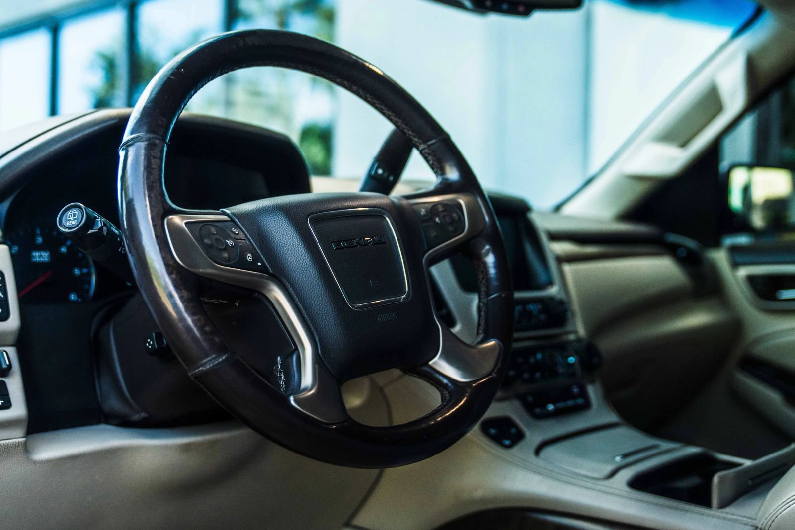 Used 2018 GMC Yukon Denali w/ Open Road Package RWD image 19