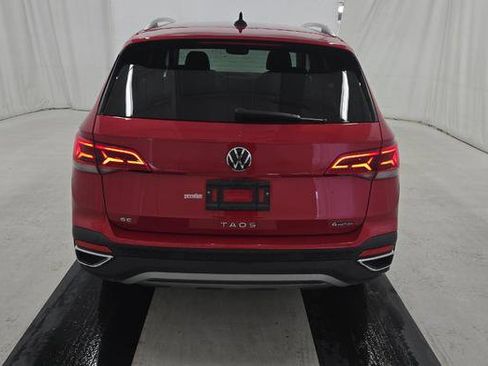 Used 2022 Volkswagen Taos SE w/ IQ.Drive SE Package image 4