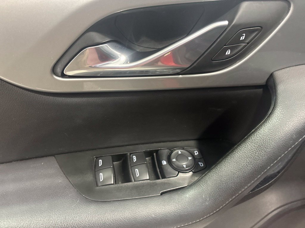 Used 2019 Chevrolet Blazer LT w/ Sound & Technology Package FWD image 16