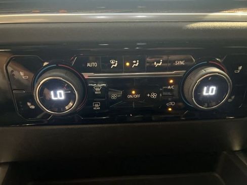 Used 2023 Chevrolet Silverado 1500 RST AWD/4WD image 17