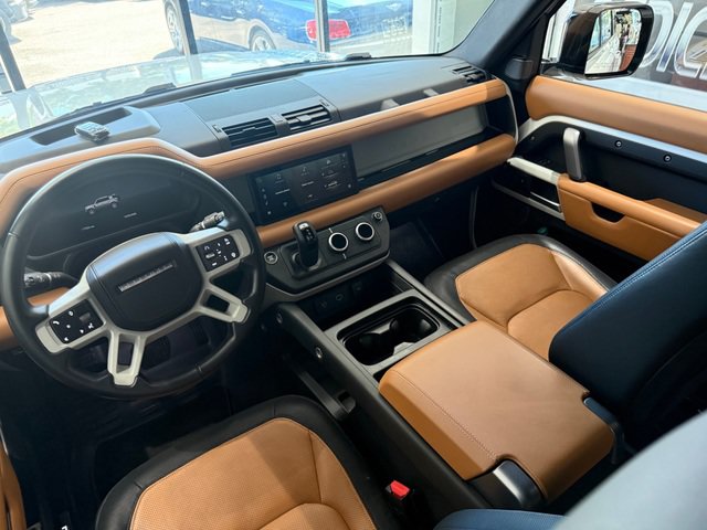 Used 2024 Land Rover Defender 110 X-Dynamic SE AWD/4WD image 7