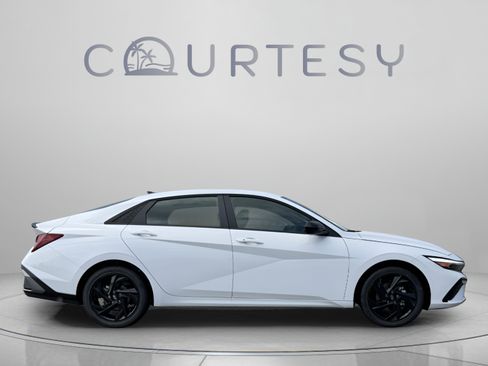 New 2026 Hyundai Elantra SEL Sport FWD image 6