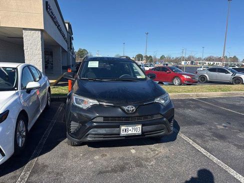 Certified 2018 Toyota RAV4 LE image 1