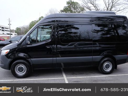Used 2024 Mercedes-Benz Sprinter 2500 image 2
