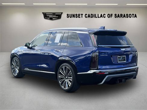 Certified 2026 Cadillac Vistiq Premium Luxury w/ LPO, Floor Liner Package AWD/4WD image 5