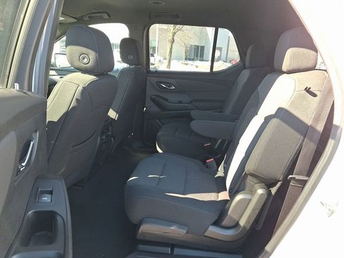 Certified 2024 Chevrolet Traverse LT w/ Rear Camera Mirror Package image 10
