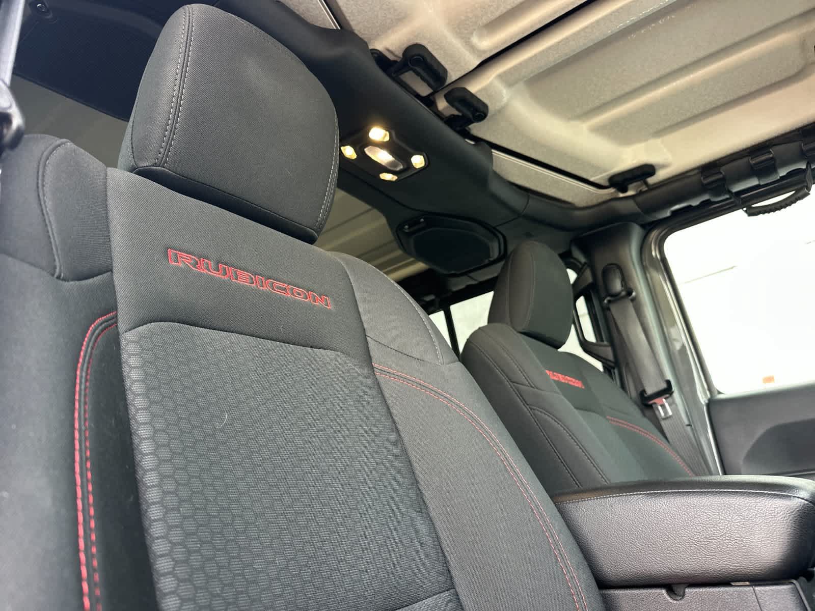 Used 2019 Jeep Wrangler Unlimited Rubicon w/ Cold Weather Group AWD/4WD image 17