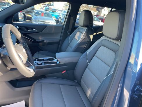 New 2026 Chevrolet Equinox LT w/ Convenience Package II image 3