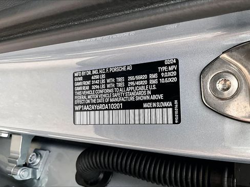 Used 2024 Porsche Cayenne image 68