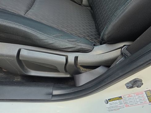 Used 2017 Nissan Rogue S AWD/4WD image 15