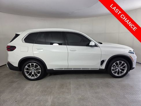 Used 2026 BMW X5 xDrive40i AWD/4WD image 3