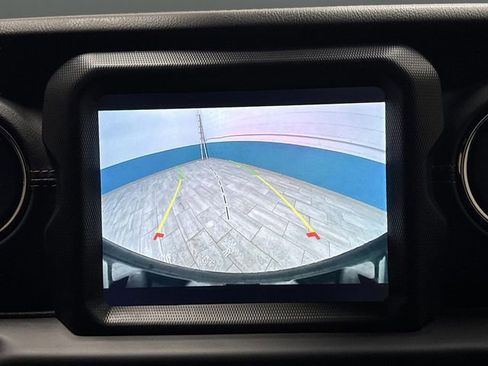 Used 2021 Jeep Wrangler Unlimited Sahara image 10