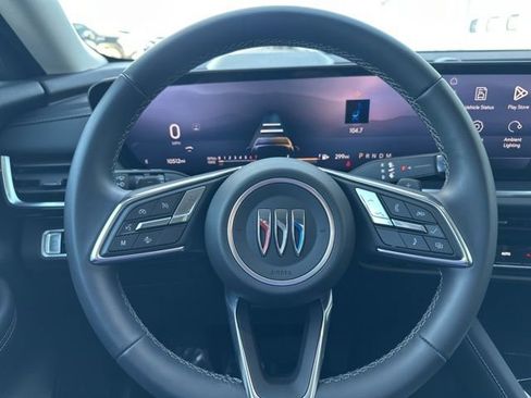 Used 2025 Buick Envision Preferred image 17