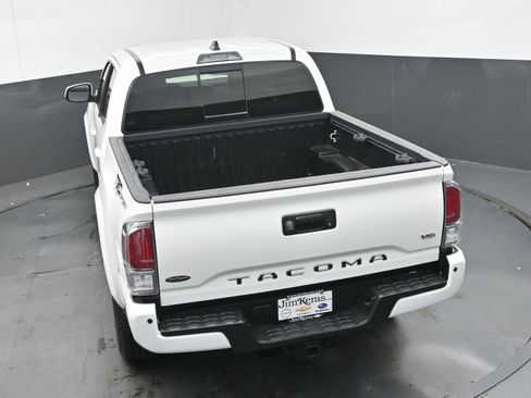 Used 2020 Toyota Tacoma TRD Sport w/ Technology Package RWD image 28