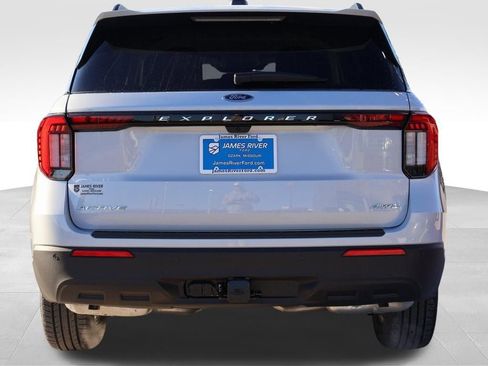 New 2026 Ford Explorer Active image 4