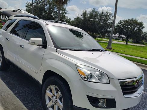 Used 2009 Saturn Outlook XR w/ Convenience Package image 16