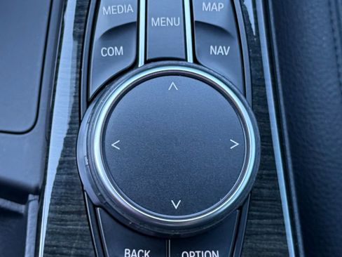 Used 2017 BMW 330i Sedan image 25