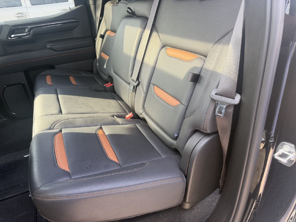 Used 2024 GMC Sierra 1500 AT4 w/ Technology Package AWD/4WD image 10