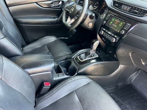 Used 2020 Nissan Rogue SL w/ Premium Package FWD image 18