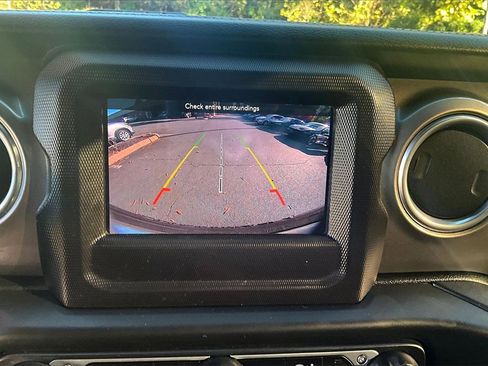 Used 2018 Jeep Wrangler Unlimited Sahara w/ Dual Top Group image 15