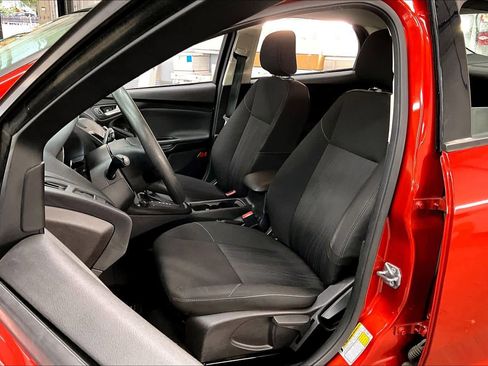 Used 2018 Ford Focus SE image 27