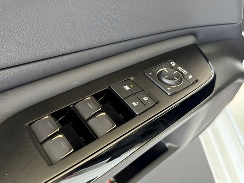 Used 2024 Lexus ES 350 w/ Premium Package image 16