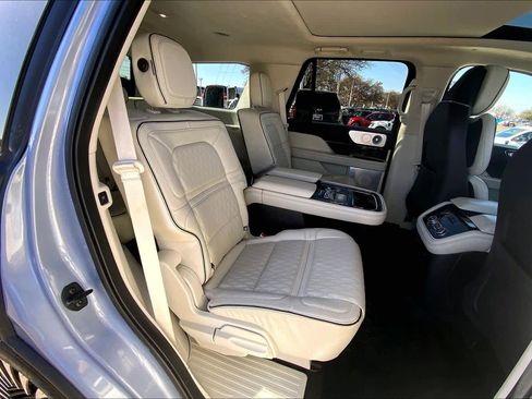 Used 2019 Lincoln Navigator Black Label w/ Cargo Package image 19