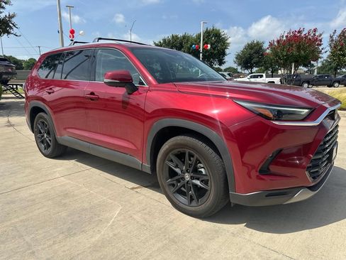 Used 2025 Toyota Grand Highlander AWD image 12