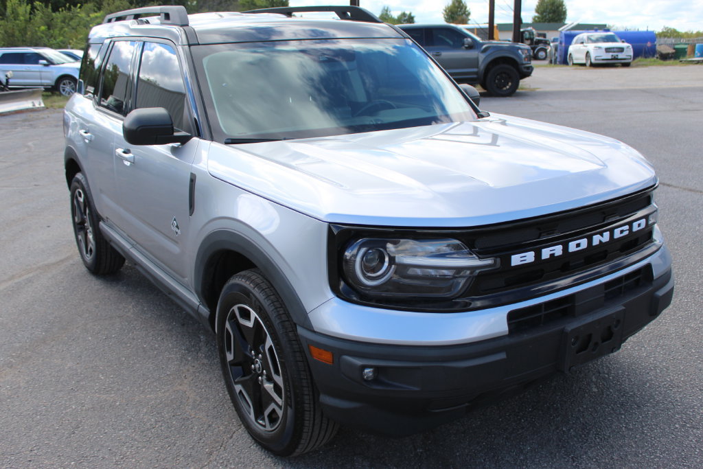 Used 2022 Ford Bronco Sport Outer Banks w/ Tech Package AWD/4WD image 9