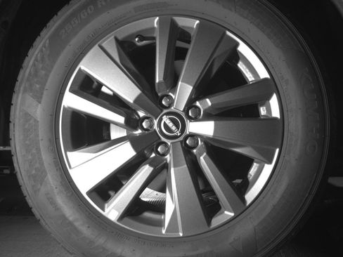 Used 2025 Nissan Pathfinder SV FWD image 15
