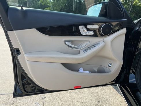 Used 2018 Mercedes-Benz C 300 4MATIC Sedan image 23