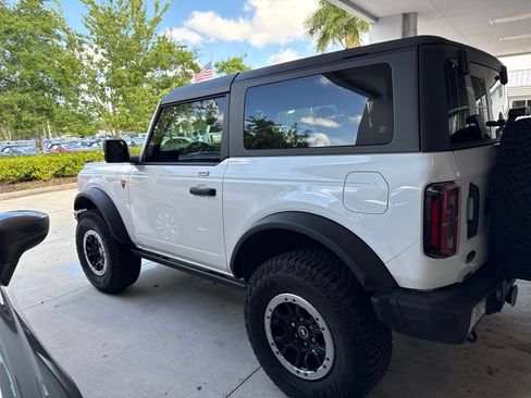 Used 2023 Ford Bronco Badlands w/ Sasquatch Package AWD/4WD image 3