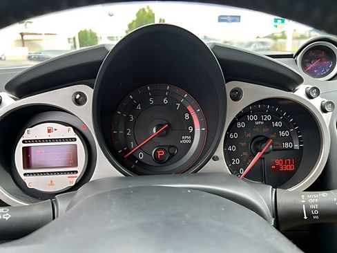 Used 2009 Nissan 370Z Touring w/ Sport Pkg RWD image 20