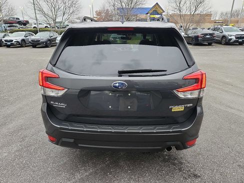 Used 2022 Subaru Forester Limited image 5