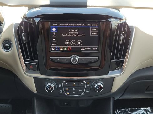 Used 2023 Chevrolet Traverse LS image 17