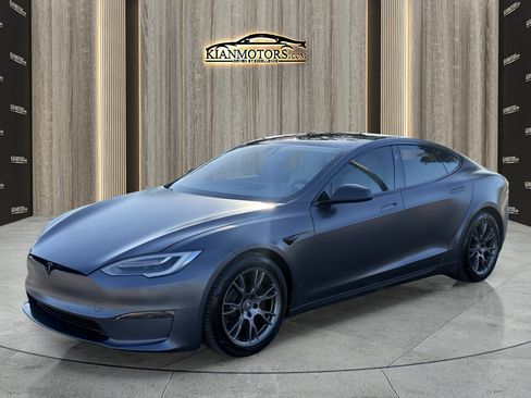 Used 2021 Tesla Model S Plaid image 3