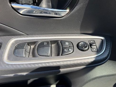 Used 2023 Nissan Versa SR w/ Trunk Package FWD image 16