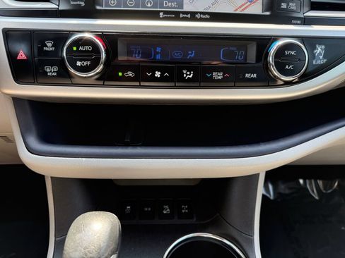 Used 2017 Toyota Highlander Limited w/ Protection Package #3 AWD/4WD image 21