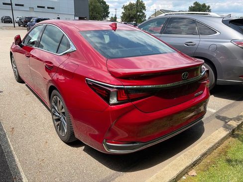 Used 2025 Lexus ES 300h Ultra Luxury w/ Accessory Package (Z1) FWD image 5