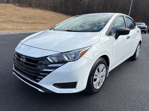 Used 2024 Nissan Versa S w/ Trunk Package image 3