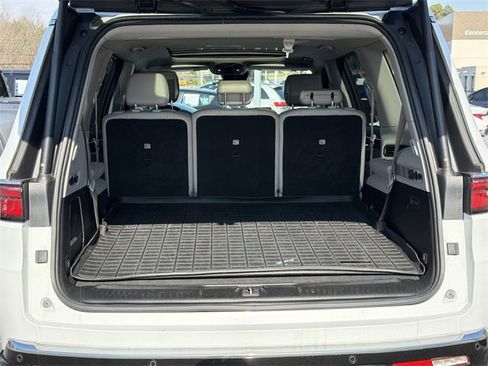 Used 2023 Jeep Wagoneer Series III w/ Premium Group I image 18