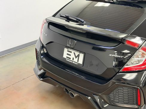 Used 2018 Honda Civic Sport image 7