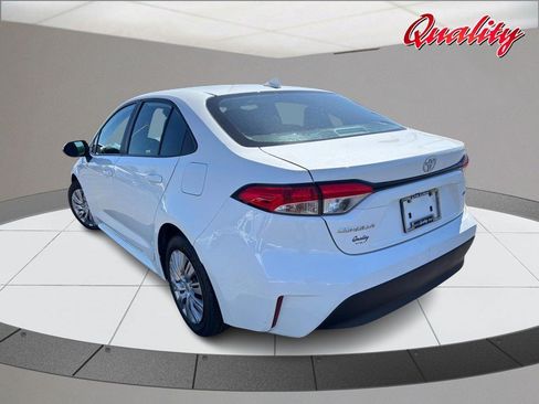 Used 2023 Toyota Corolla LE FWD image 5