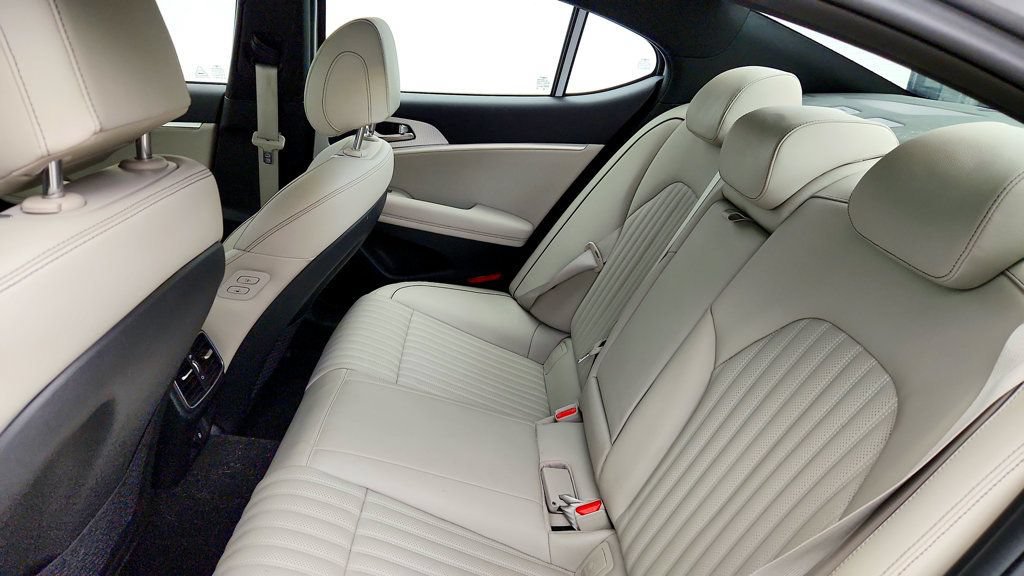 Used 2022 Genesis G70 3.3T w/ Sport Advanced Package AWD/4WD image 19