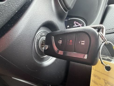 Used 2024 Toyota RAV4 LE AWD/4WD image 29