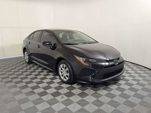 Certified 2024 Toyota Corolla LE image 3