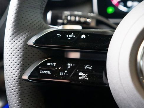 New 2025 Mercedes-Benz GLC 350e GLC 350e image 30