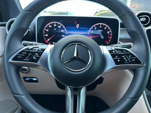 Certified 2025 Mercedes-Benz GLC 300 image 25