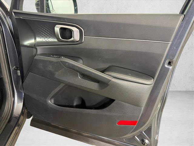 Used 2022 Kia Sorento S w/ Panoramic Sunroof Package FWD image 16